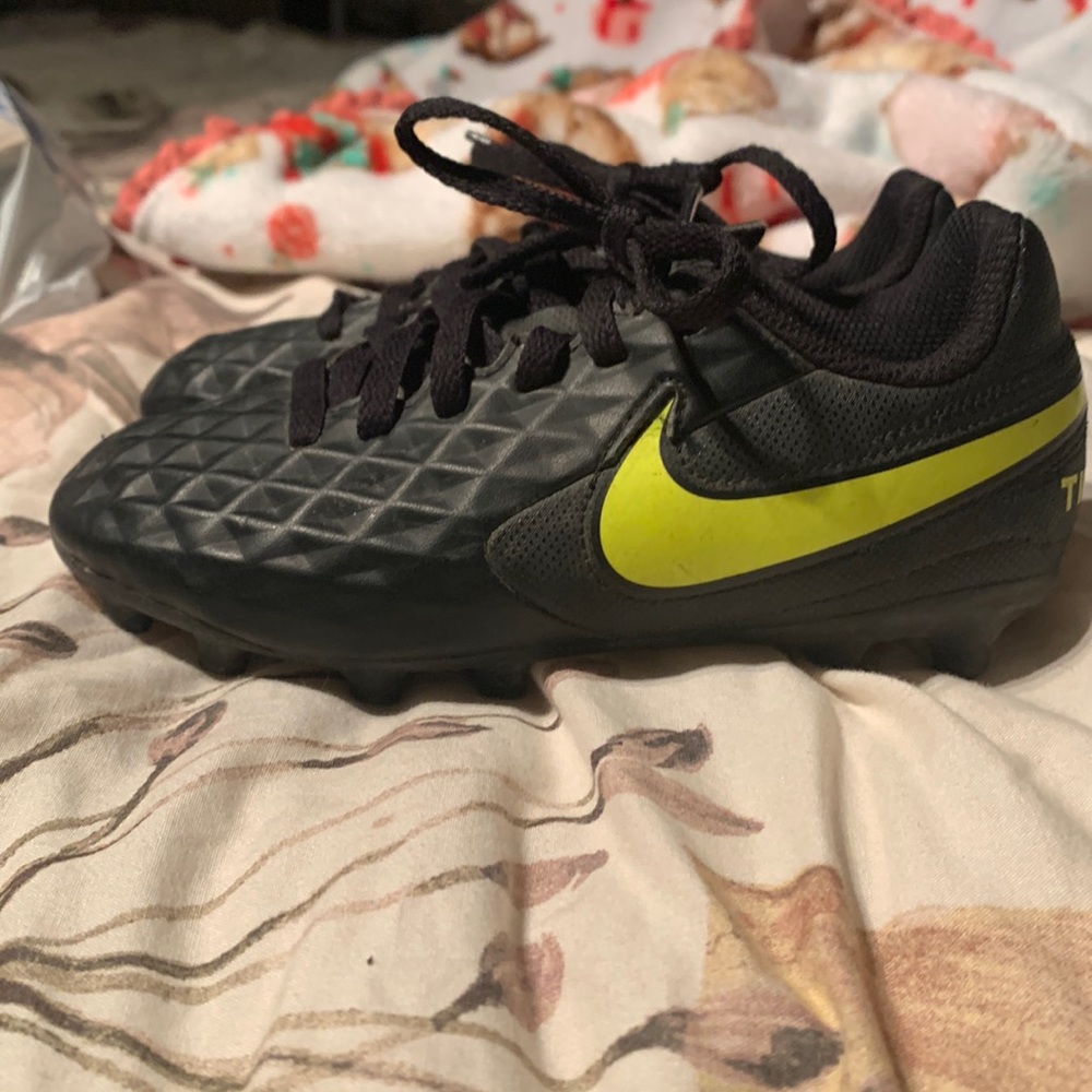 Nike kids 11c soccer cleats
